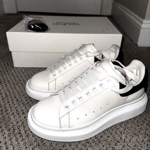 👟 Alexander McQueen Oversized Sneakers — Men’s 6.5 / Women’s 8 / EU 39
